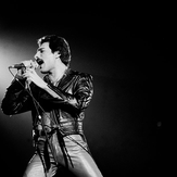 Скидка 50% на песни группы Queen