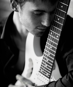 Андрей Околотович, Гитарист