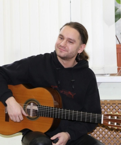 Dmitrii Peshev, Guitarist